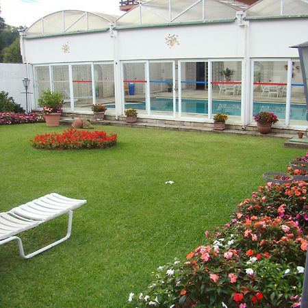 Hotel Chateau Campos do Jordão Exterior foto